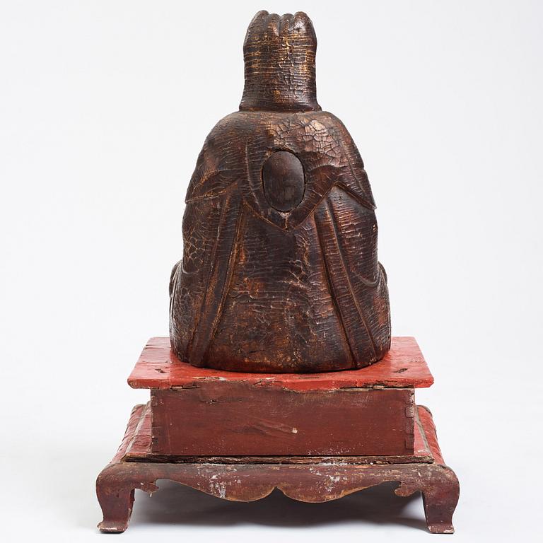 A large wooden gilt lacquer figure of Guanyin, Vietnamese/Southern China, about 1800 or later.