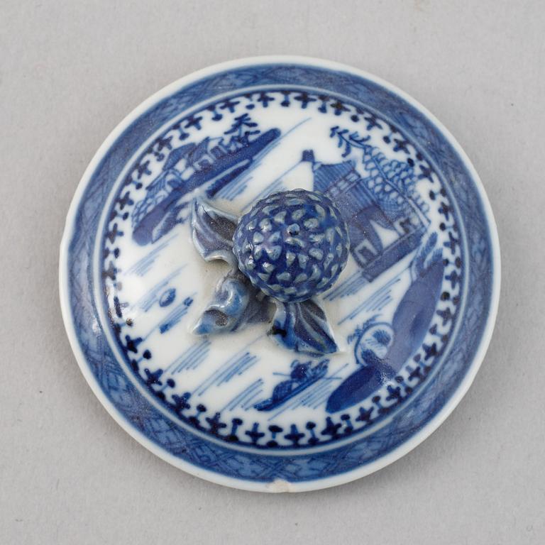 Cremekoppar, 6 st, med 5 lock, kompaniporslin, Qingdynastin, Qianlong (1736-95).