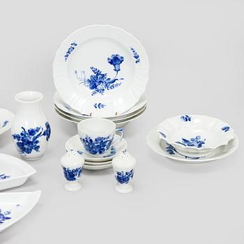 Royal Copenhagen, Service, 31 pcs, “Blå Blomst”, Denmark.