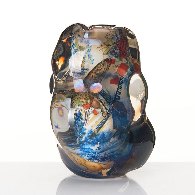 Per B. Sundberg, a glass vase, Orrefors, 1999.