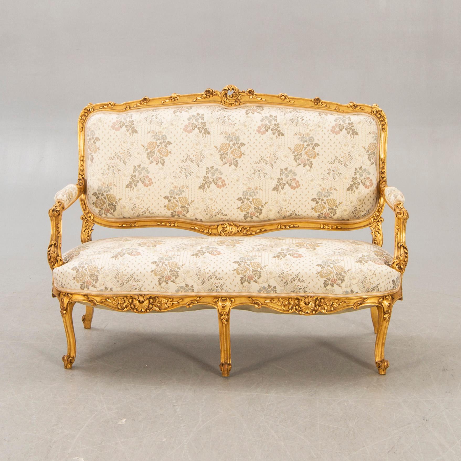 A seven pcs Louis XV style suit first half/mid 1900s.