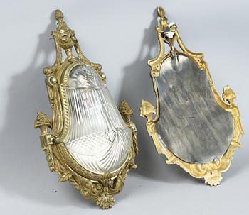 VÄGGLAMPOR, ett par, Louis XVI-stil, 1900-tal.