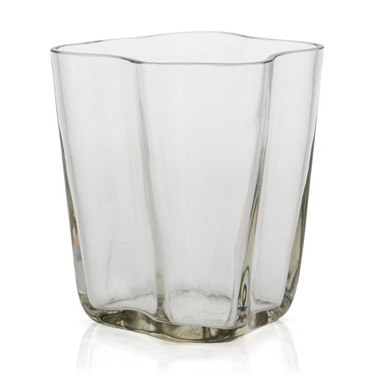 Alvar Aalto,  1 osa lasiveistoksesta "Aallon kukka", 3021-150, Iittala 1950-luku.