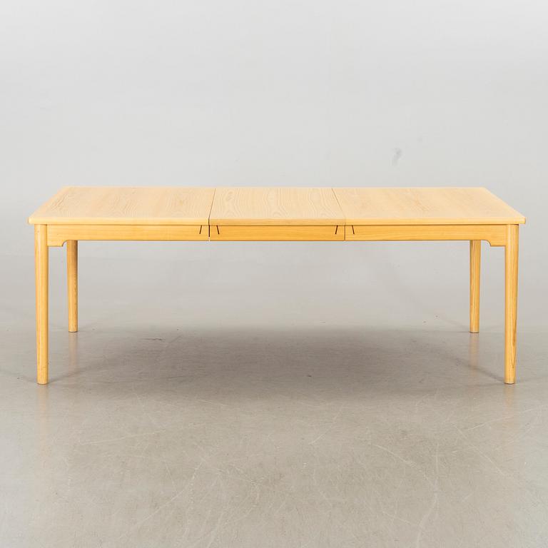 HANS J WEGNER, a PP möbler dining table.