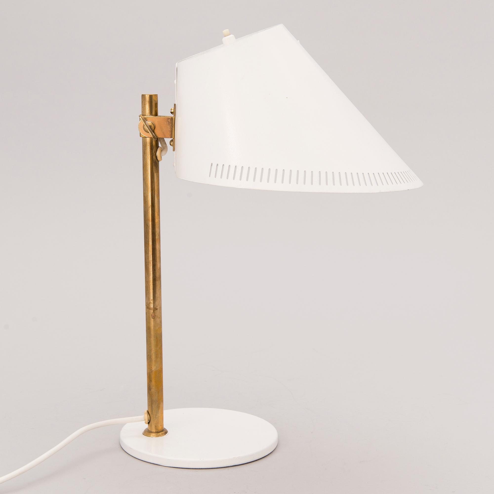 PAAVO TYNELL, bordslampa, modell 9227, Idman 1900-talets mitt.