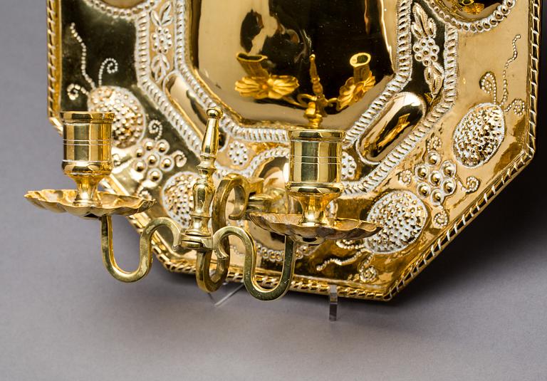 LJUSPLÅTAR, ett par, barockstil, 18/1900-tal.