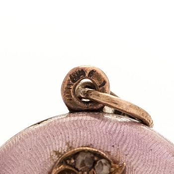 Medaljon/riipus, 14K kultaa, hopeaa, guilloche-emalia ja jalokiviä, Venäjä, 1900-luvun alkupuoli.