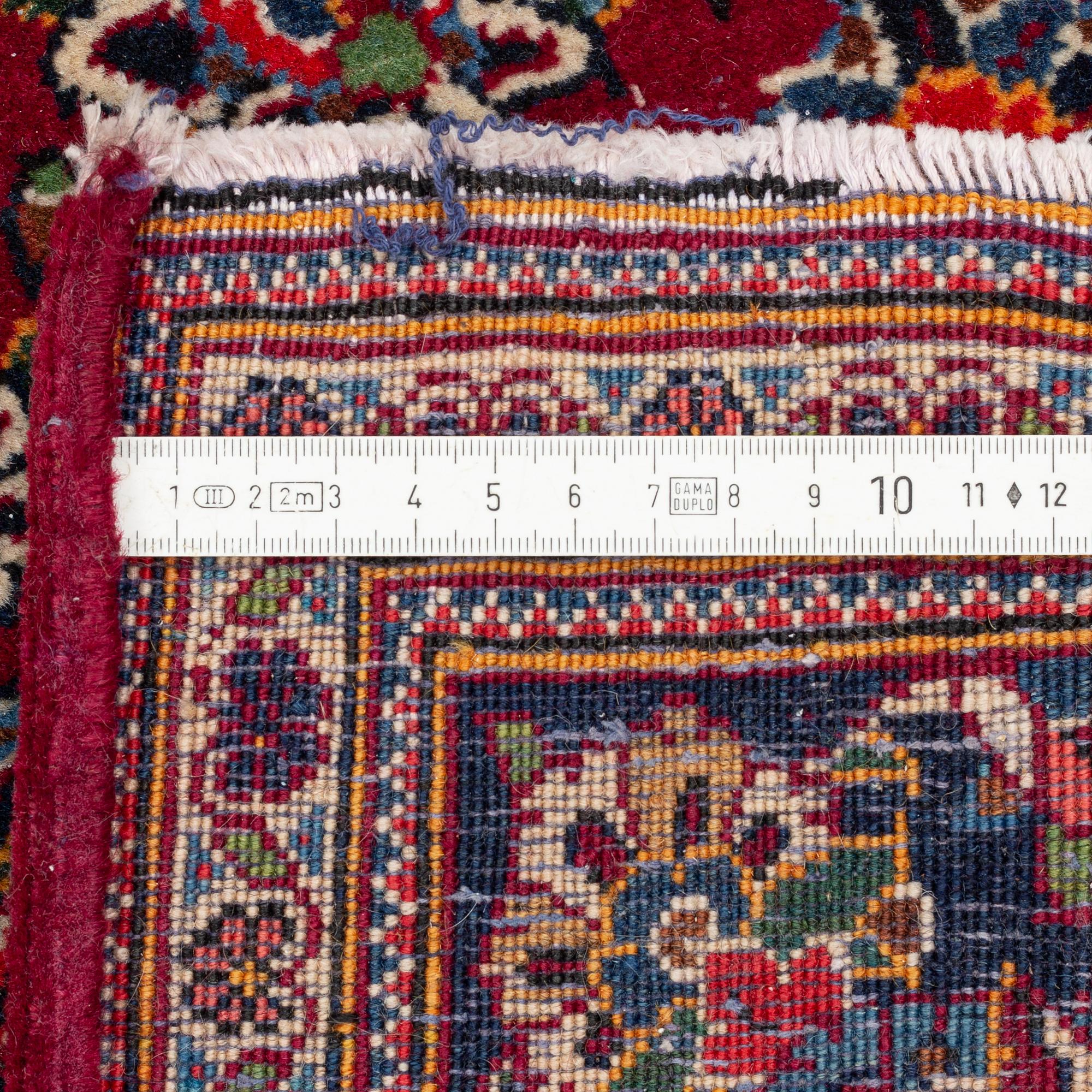A rug, semi-antique/old, Kashan, ca 213 x 130 cm.