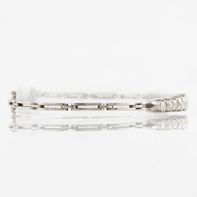 Bracelet, 18K white gold with brilliant-cut diamonds.