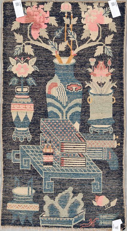 MATTA, antik/semiantik, Kina, ca 136 X 74 cm.