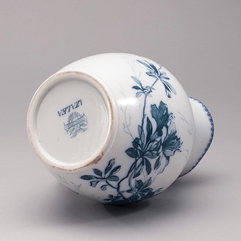 TVÄTTSET, 2 delar, porslin, "Azalea", Villeroy & Boch, Dresden, 1900-talets början.