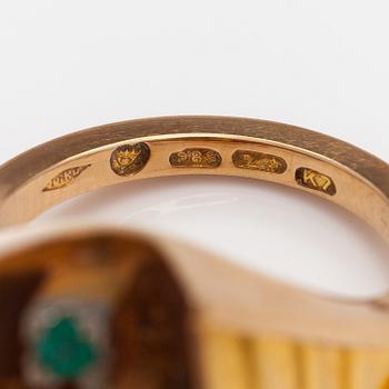 Leo Torikainen, Ring, 14K guld, safir, smaragd, rubin och diamanter. Pirkan kulta, Tammerfors 1963.