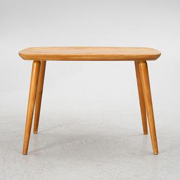 Göran Malmvall, a solid pine coffee table, Svensk Fur, Sweden, mid 20th century.