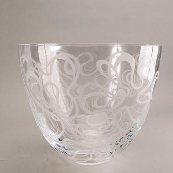 Ingegerd Råman, a signed glass bowl.
