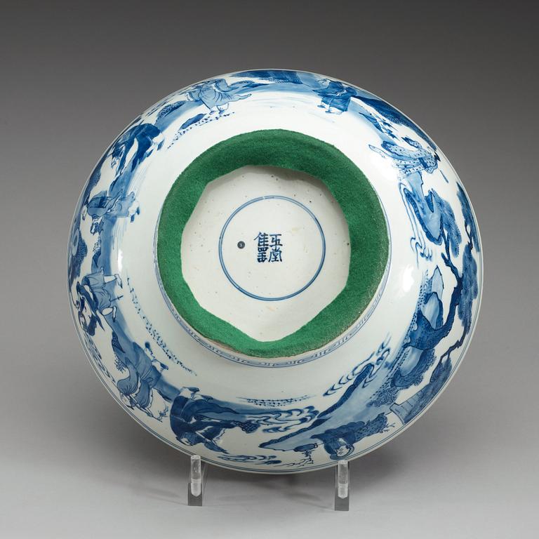 A large blue and white Transitional bowl, 17th Century. With Hallmark.