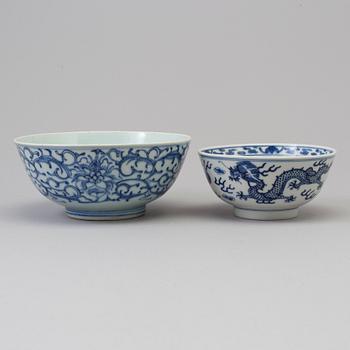 Two blue and white bowls, Qing dynasty, 19th Century.