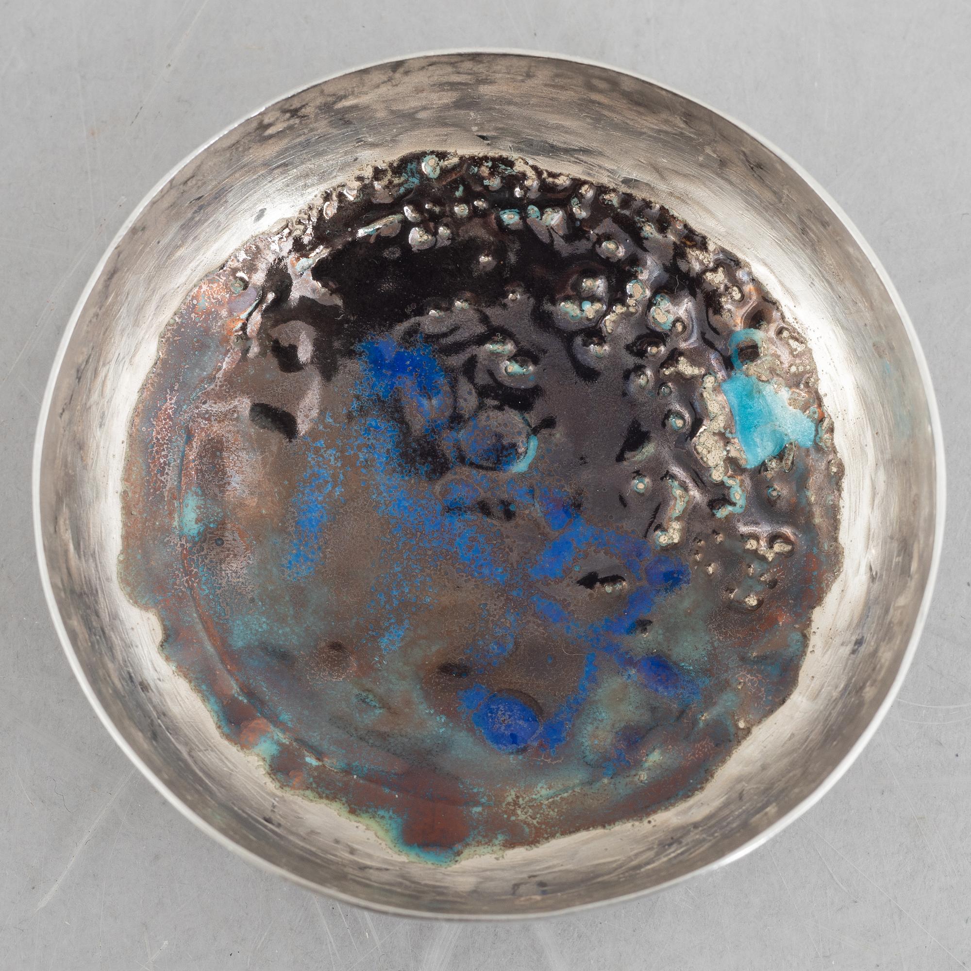 A silver and enamel box with lid and a small beaker, marks of Lars Arby, Gothenburg, Sweden 1963-1964.
