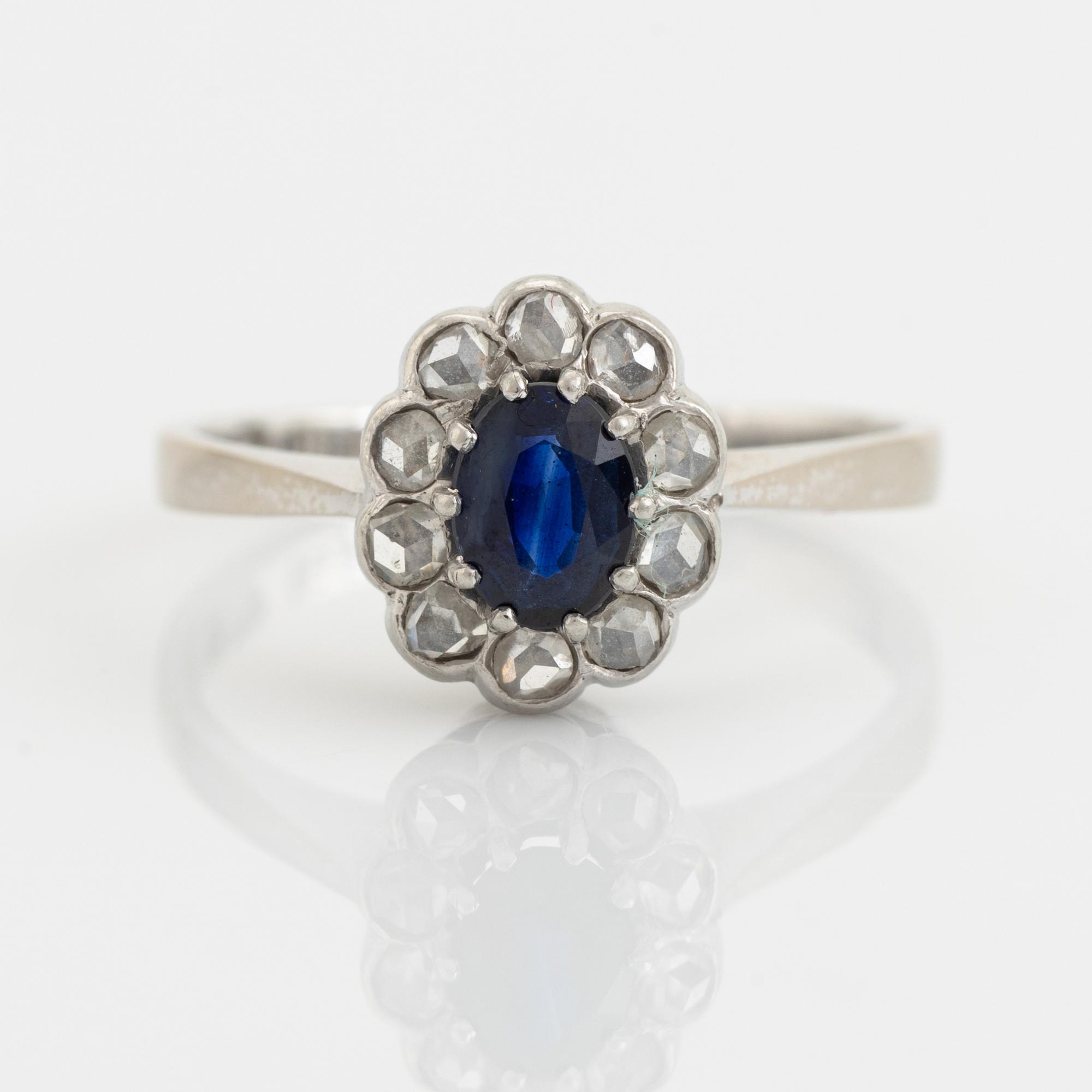 Ring, 18K vitguld med safir och rosenslipade diamanter.