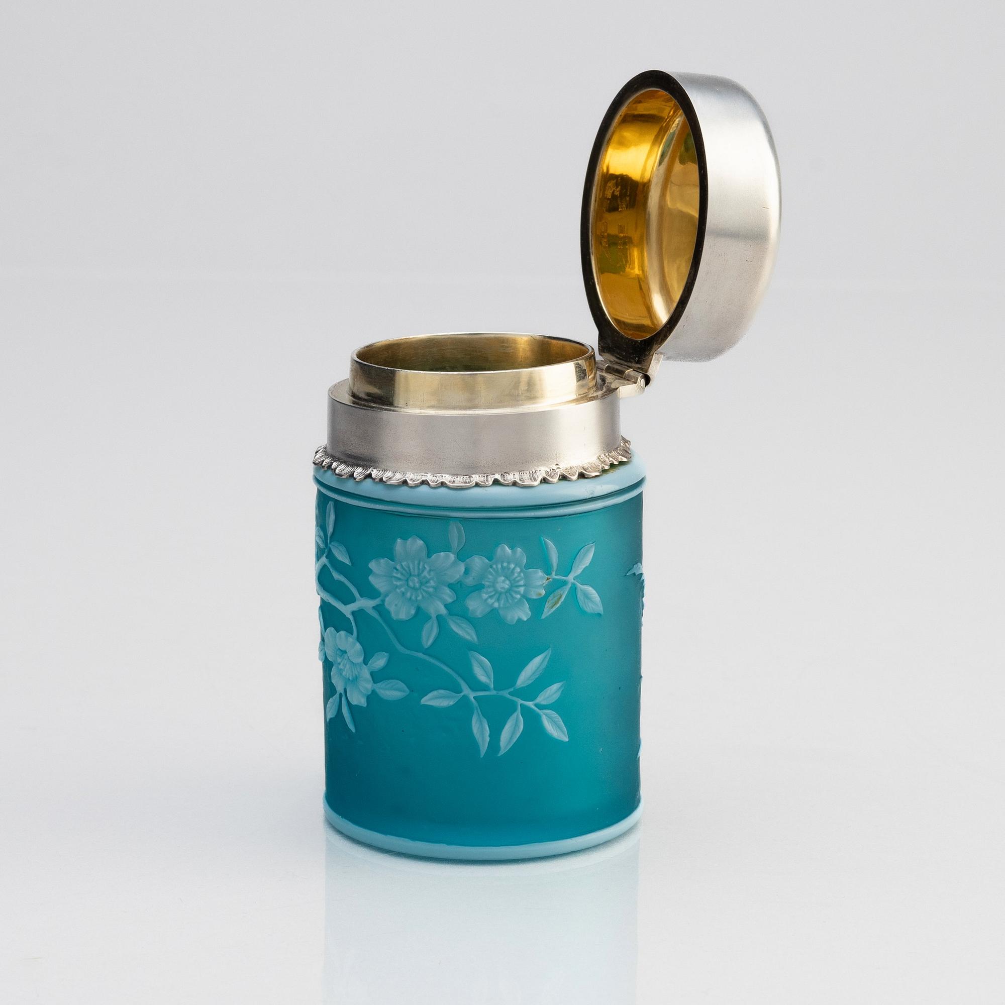 A silver-mounted cameo glass jar, workmaster Maria Linke, C.E. Bolin, Moscow 1891.