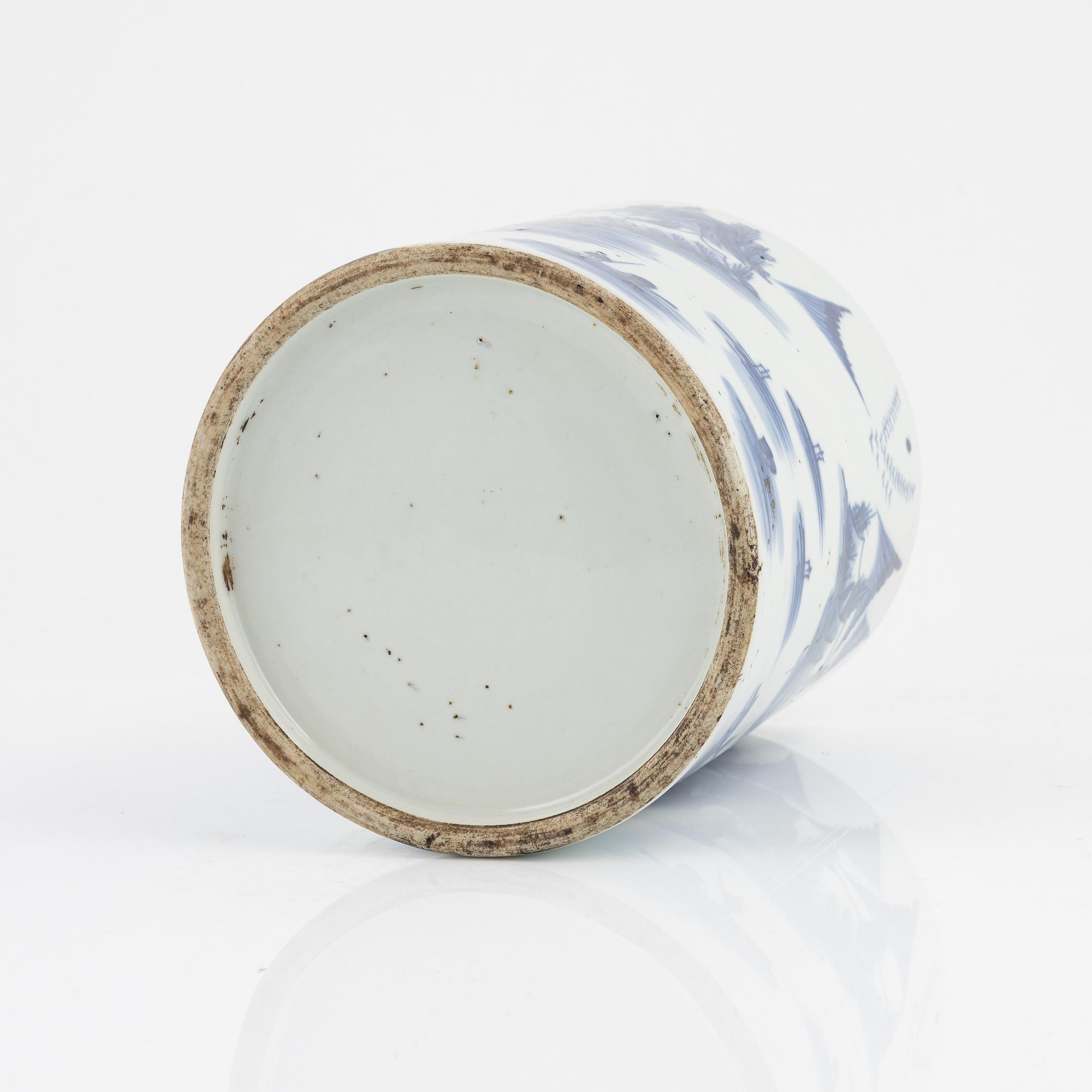 A Chinese blue and white brush pot, 20th century.
