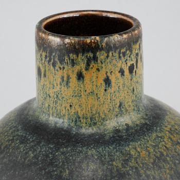 Unique stoneware vase by CARL-HARRY STÅLHANE, Rörstrand, signed, second half of the 20th century.