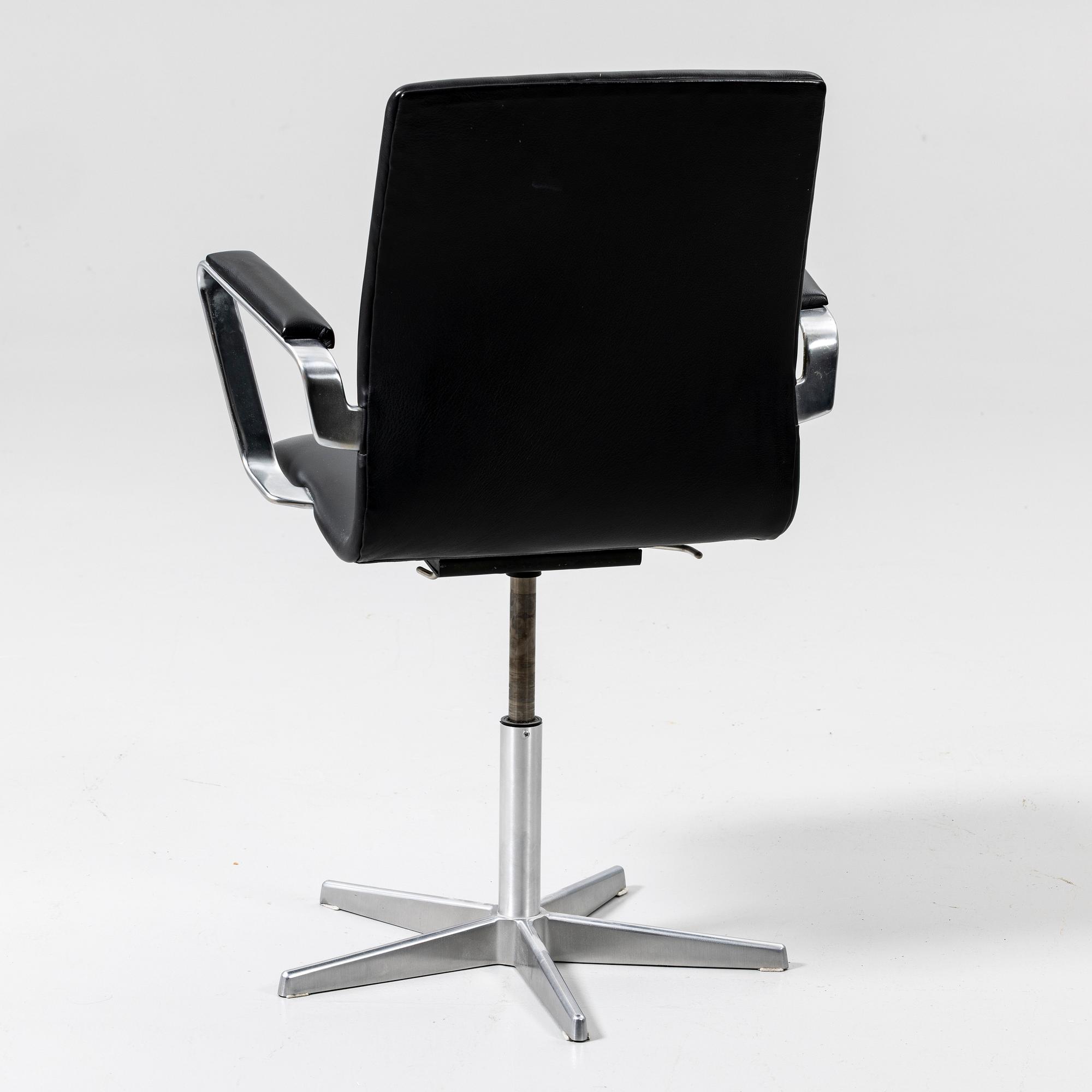 Arne Jacobsen, skrivbordsstol, "Oxford", Fritz Hansen, Danmark, 1900-talets andra hälft.