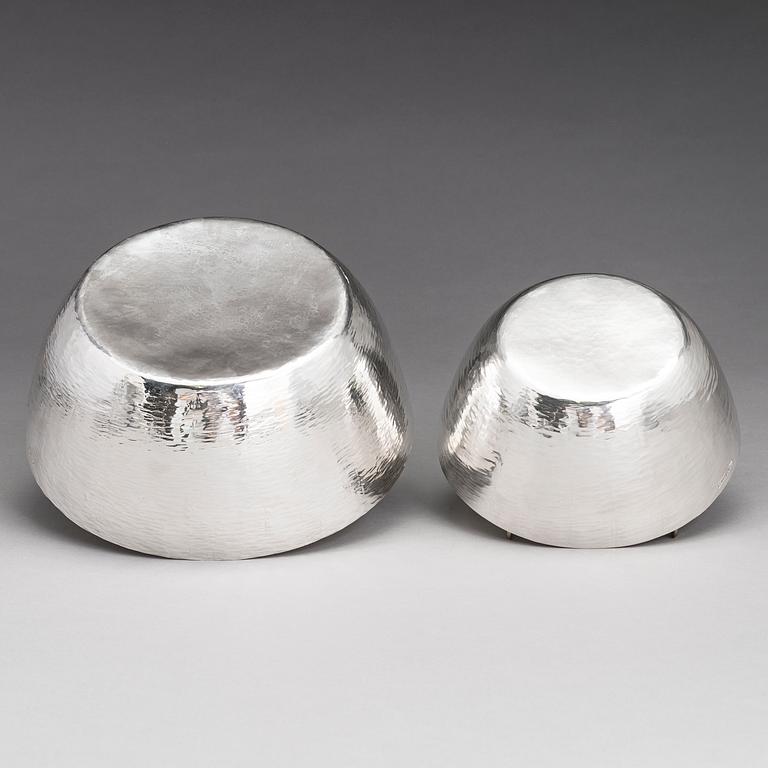 TAPIO WIRKKALA, Two silver bowls, marked TW, Kultakeskus oy, Hämeenlinna Finland 1975 and 1984.