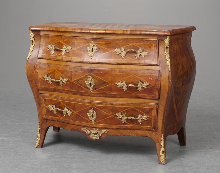 BYRÅ. Rokoko, 1700-talets andra hälft.