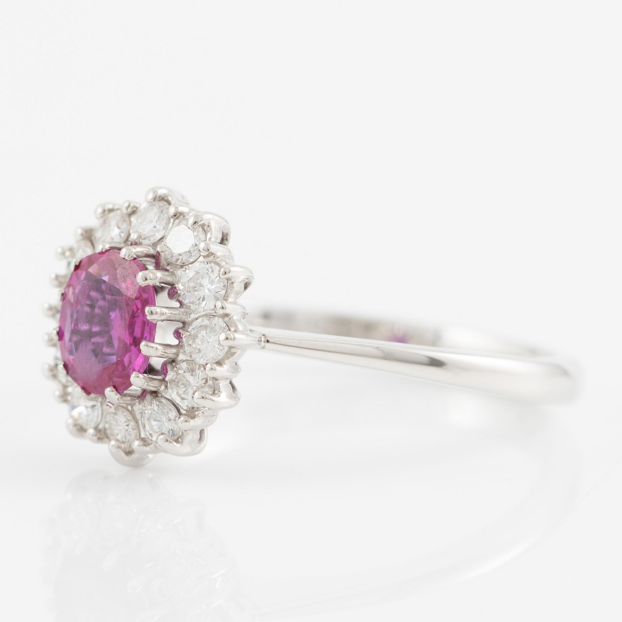 Ring, 18K white gold with pink sapphire and brilliant-cut diamonds.