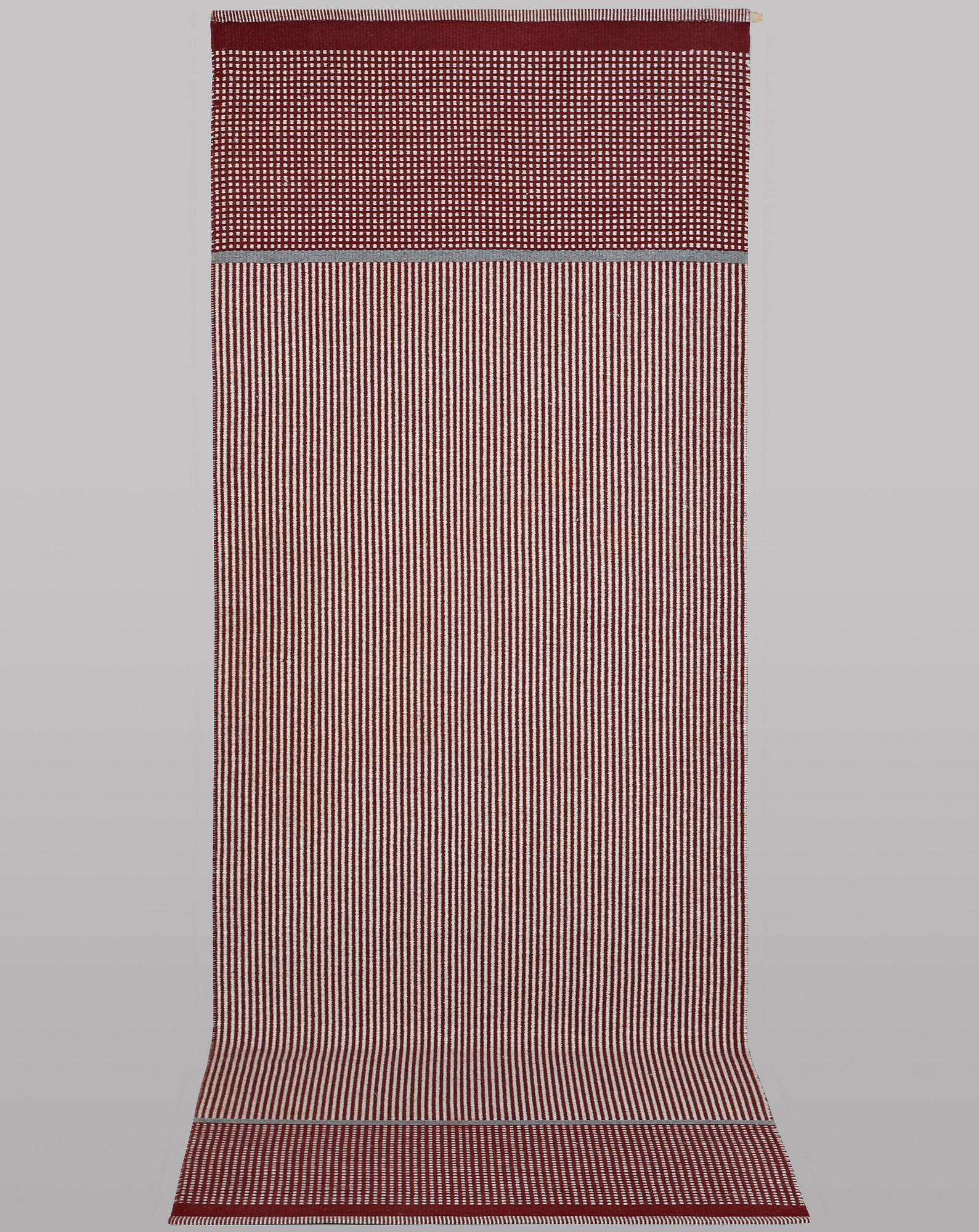 Gallerimatta, Kasthall, ca 345 x 113 cm.