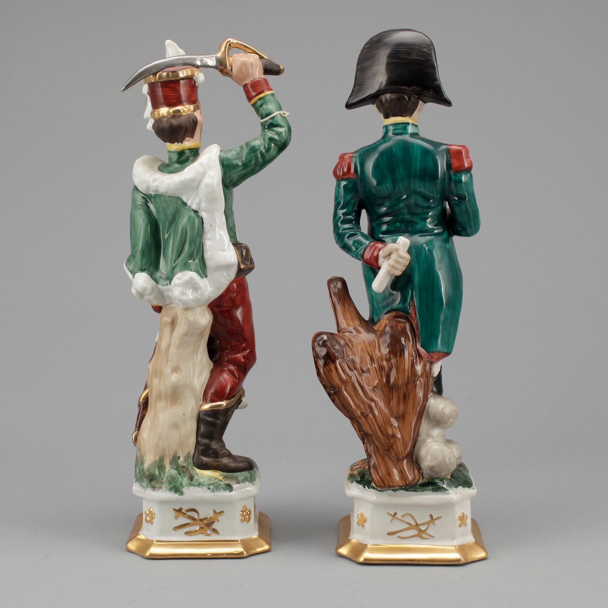 FIGURINER, ett par, porslin, 1900-talets första hälft.