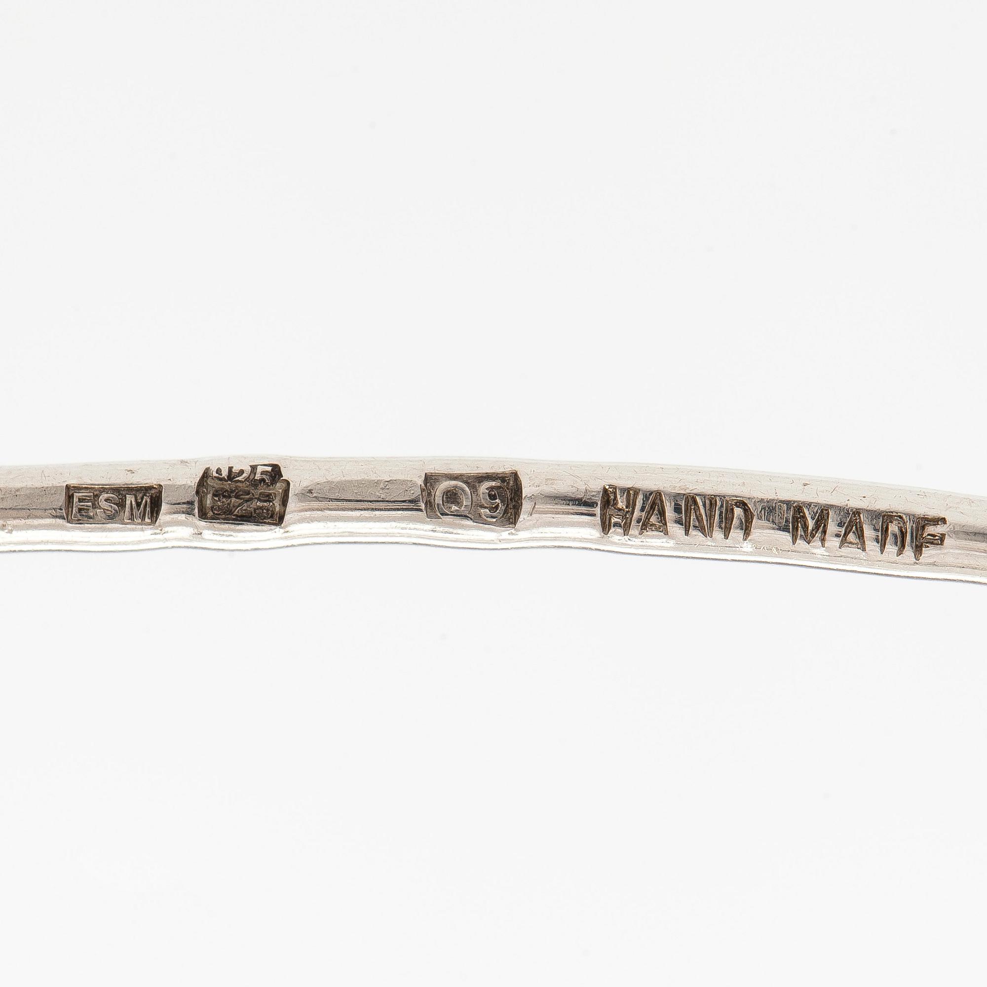 Eila Minkkinen, kaulakoru, karhu, sterlinghopea, 2017.