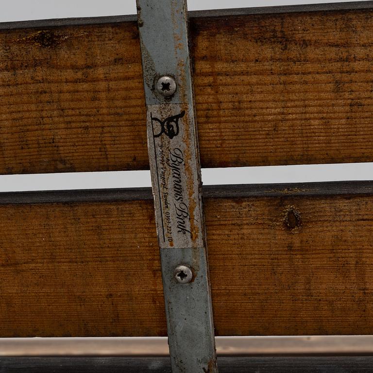 A five piece Byarum suite of garden furniture, late 20th Century.