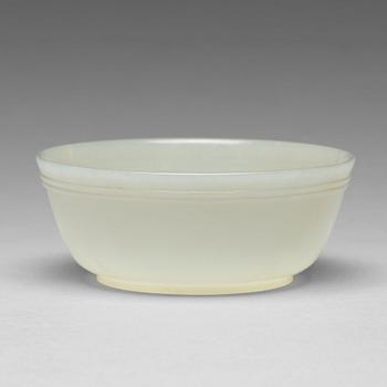 A nephrite bowl, Qing dynasty, circa 1900.