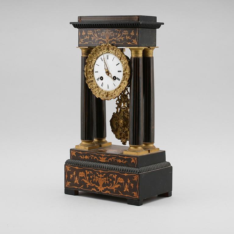 BORDSPENDYL, senempire, 1800-talets mitt.