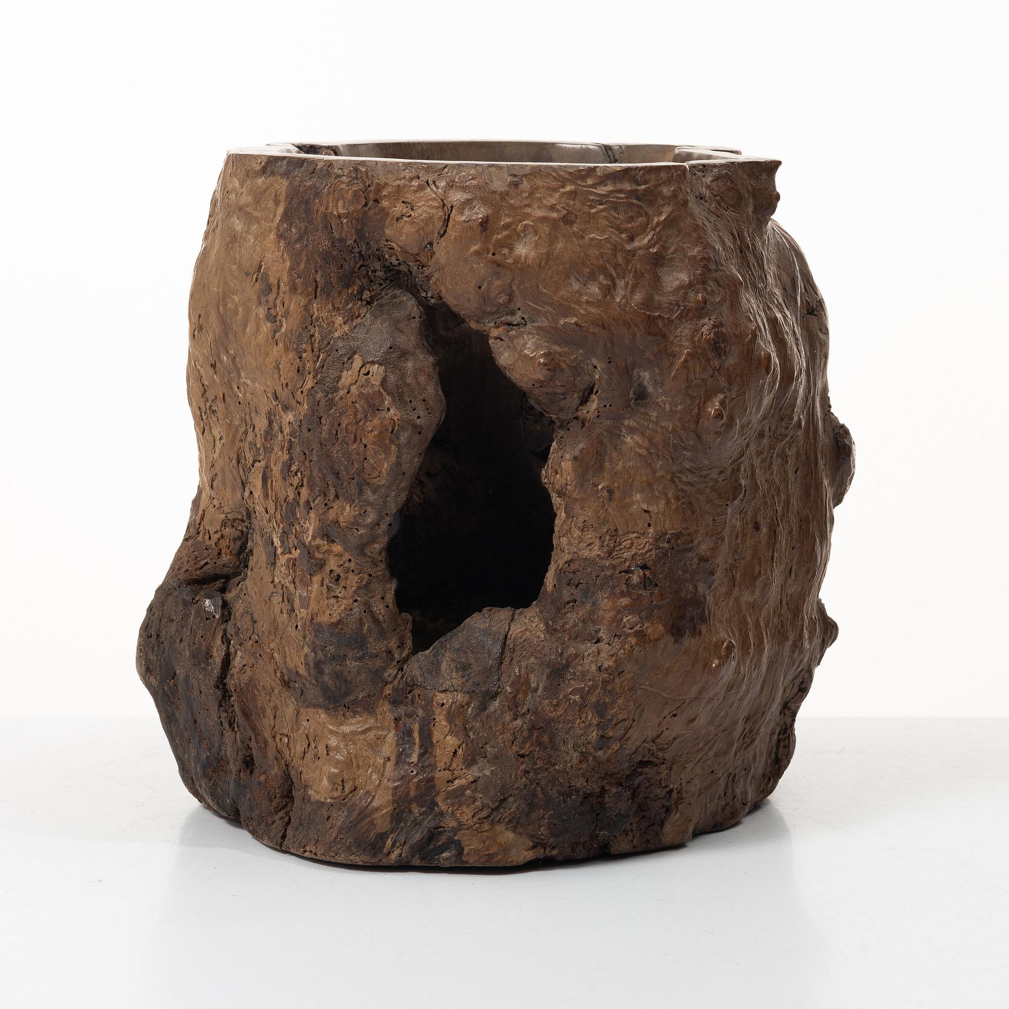 A Chinese brush pot, 20th century.