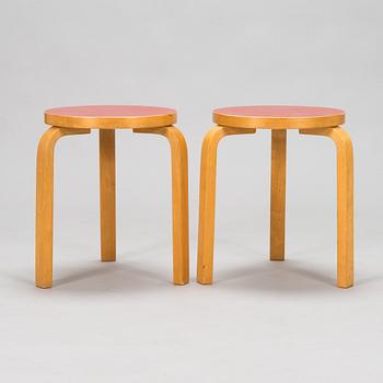 Alvar Aalto, klaffbord "DL82" och pallar, 6 st "60",  O.Y. Huonekalu-ja Rakennustyötehdas A.B 1900-talets mitt.