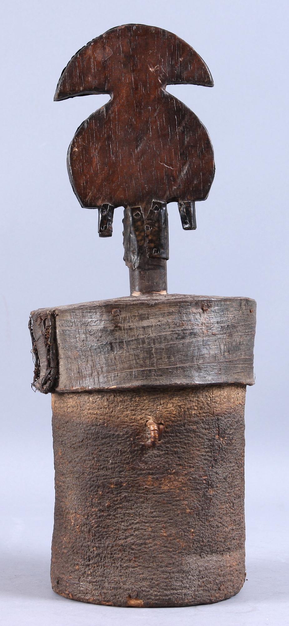 KOTAKORG, enligt uppgift från Gabon.