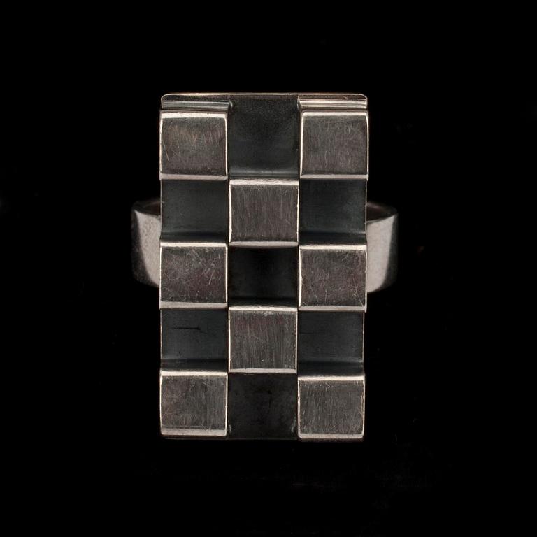 RING, silver, Elis Kauppi, Kupittaan Kulta, Åbo 1968. Vikt ca 9,7 g.