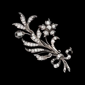 154. BROOCH, antique cut diamonds, tot. app. 2.80 cts.