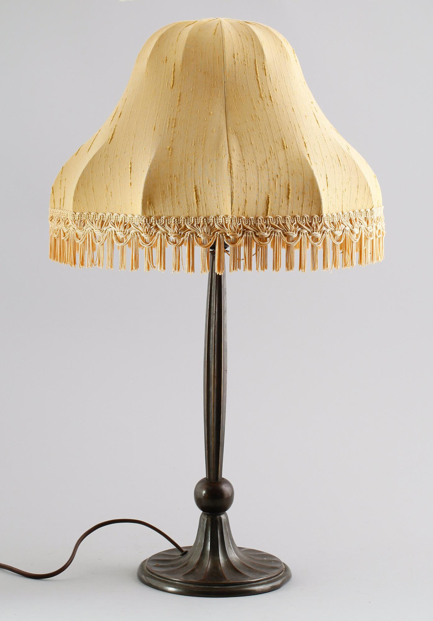 BORDSLAMPA, patinerad mässing, 1900-talets mitt.
