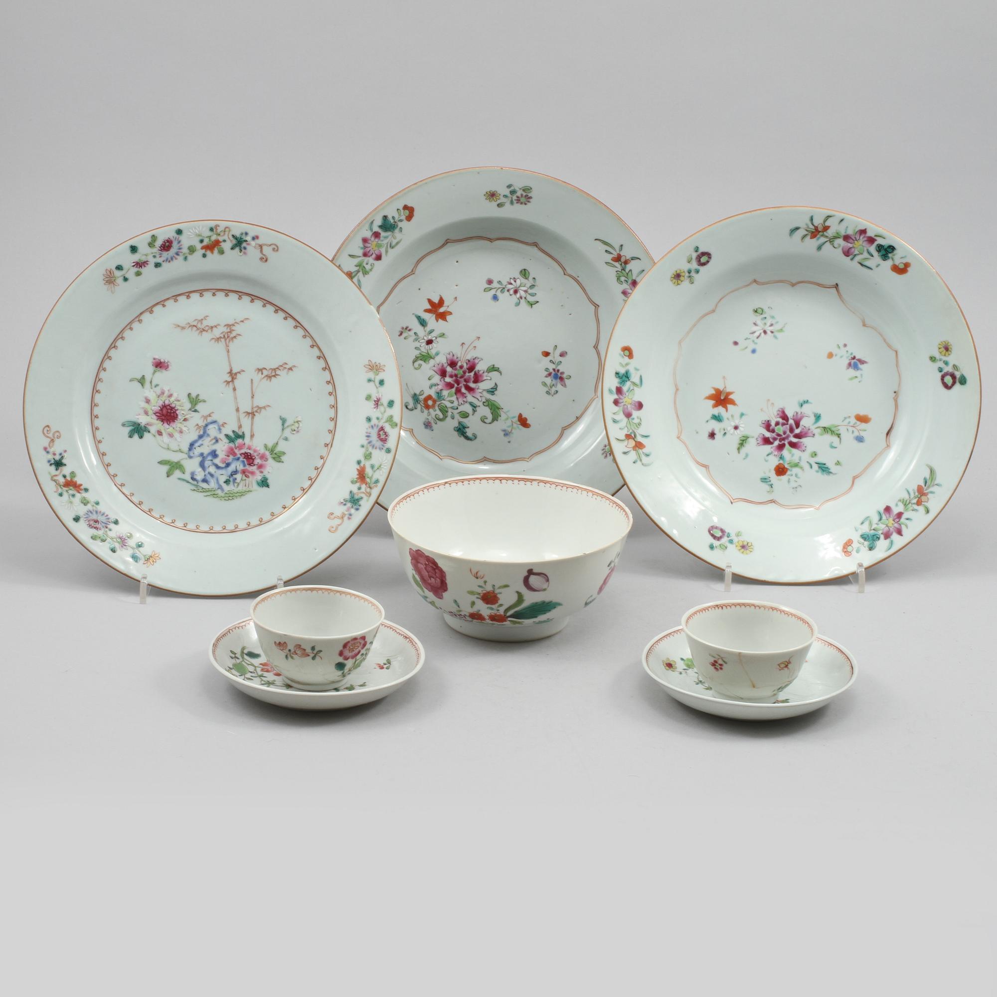 TALLRIKAR, 3 st, KOPPAR MED FAT, 2 st samt SKÅL, porslin, Kina, 1700-tal.