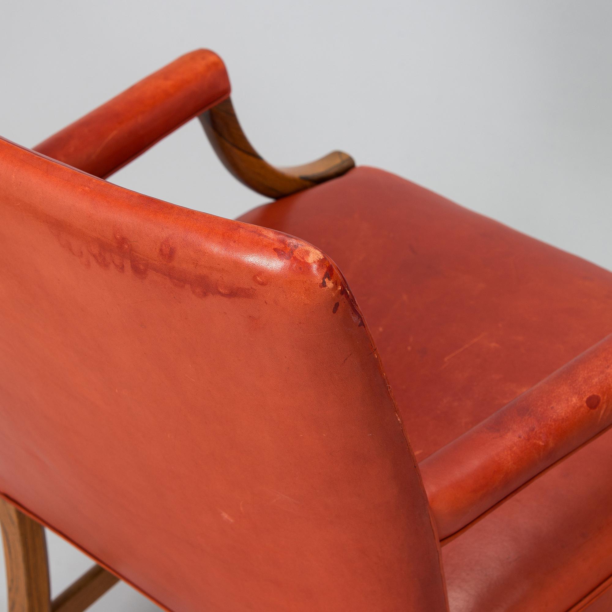 Ole Wanscher, karmstolar, ett par, snickarmästare AJ Iversen, Danmark 1900-talets mitt.