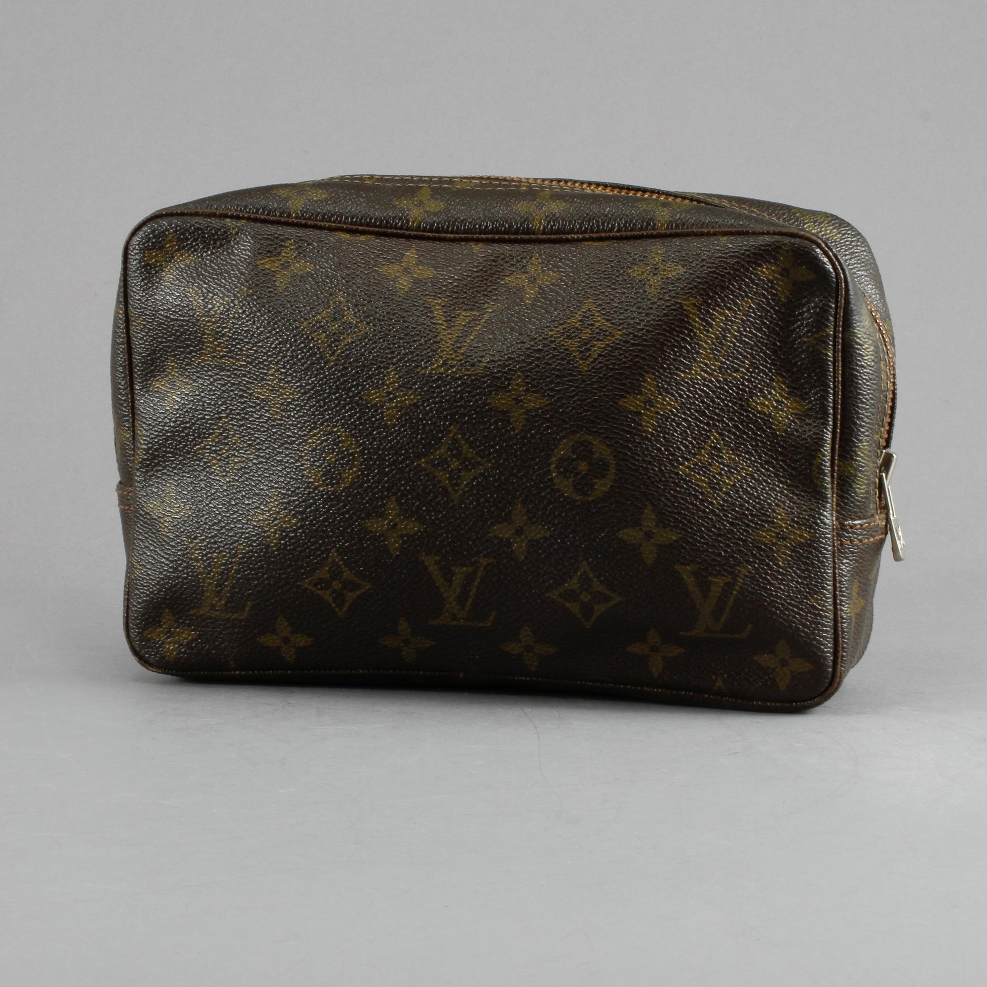 NESSESÄR, "Trousse Toilette 23", Louis Vuitton.