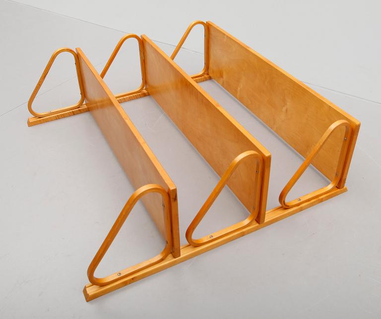 BOKHYLLOR, 2 st, "112A", Alvar Aalto, Artek, 1900-talets andra hälft.