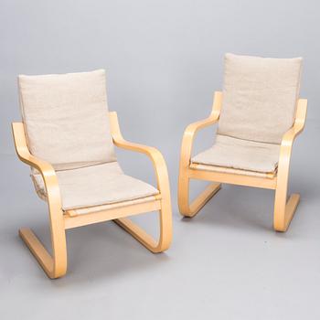 ALVAR AALTO, Pair of model '406' armchairs for Artek, late 20th century .