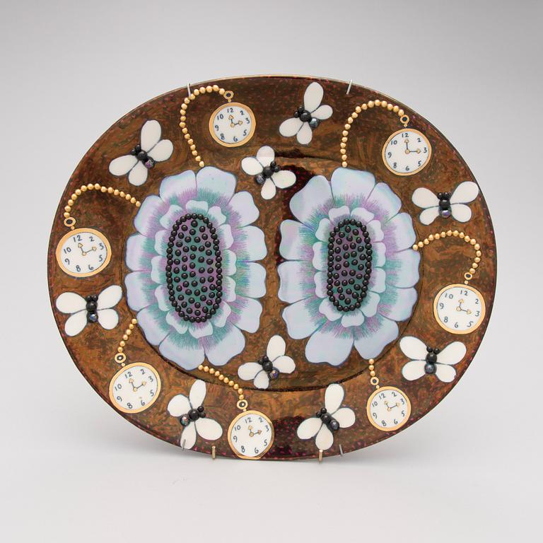 A 'Duetto' Ceramic plate by Birger Kaipiainen for Arabia Art in 1983, signed and numbered 156/300.
