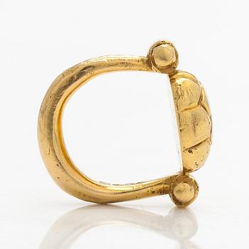 Jaana Lehtinen, sormus, 18K kultaa, A. Tillander, Helsinki 1994.