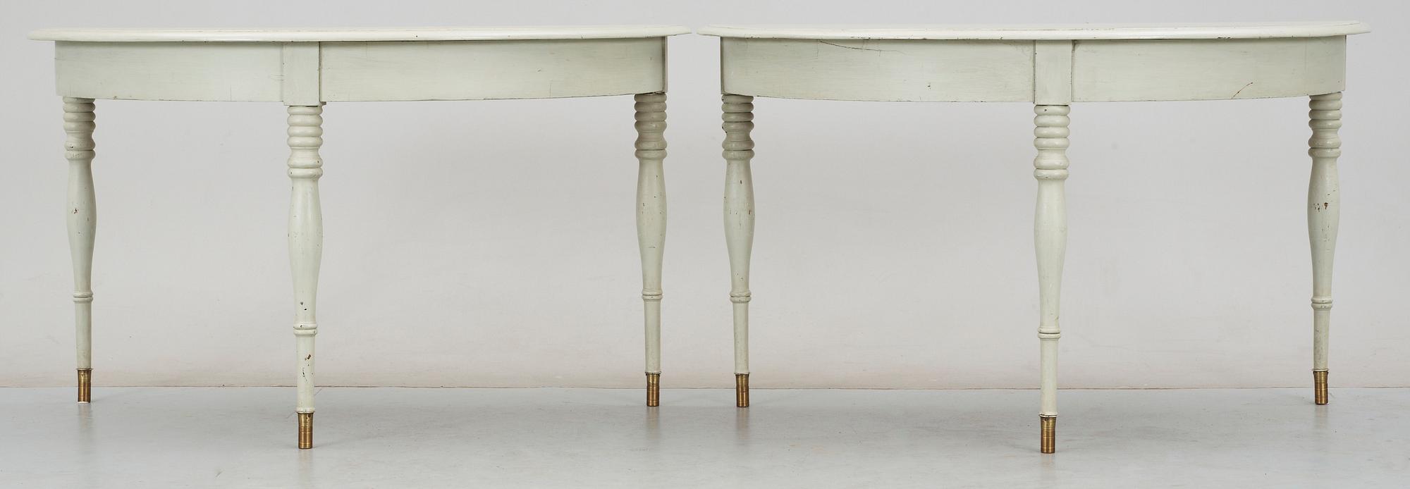 HALVMÅNEBORD, ett par, 1800-tal.