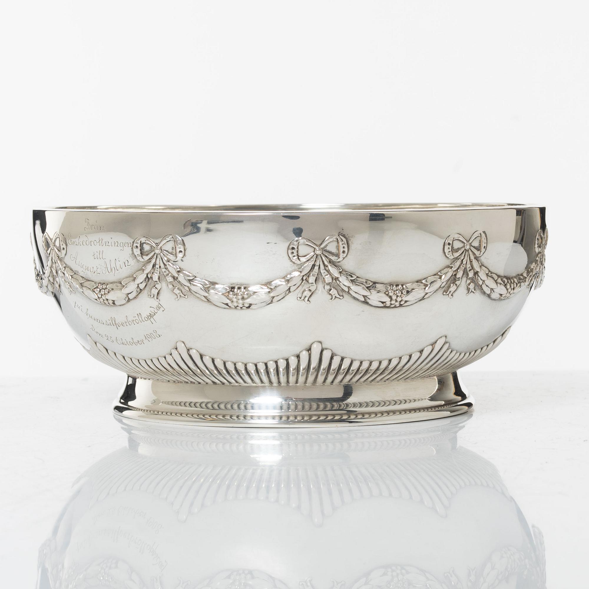 A Swedish silver bowl, marks of CG Hallberg, Stockholm 1906.